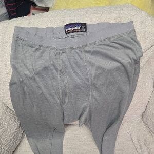 Patagonia Men's (Small)Long Underware in Gray